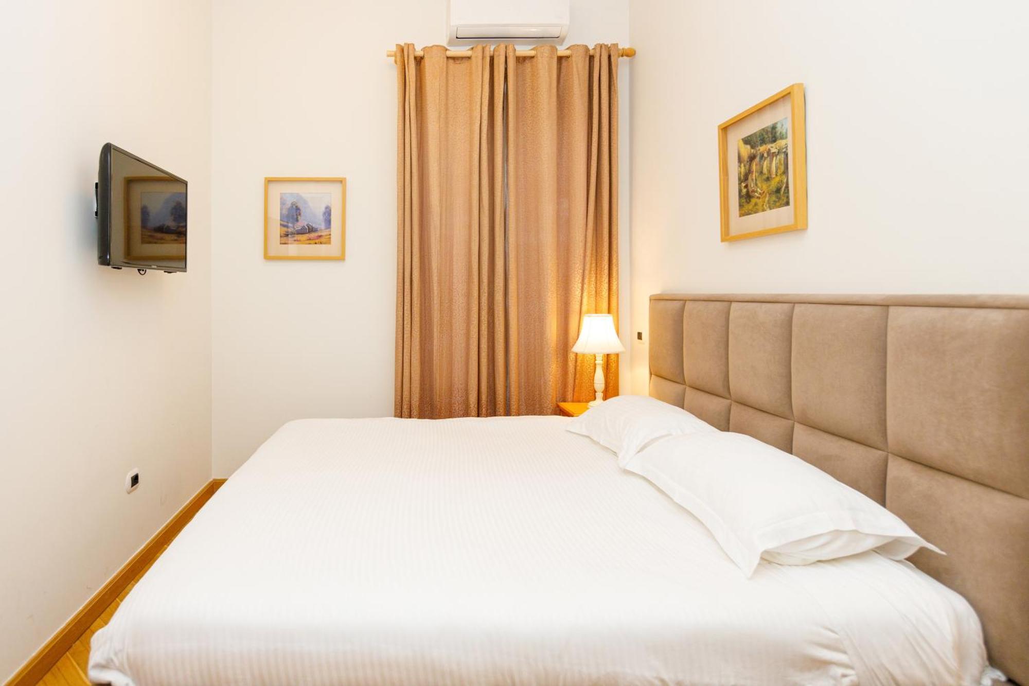 Le Palazzine Hotel Vlorë Exteriör bild